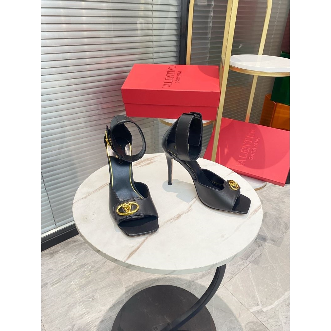Valentino Sandals - Click Image to Close